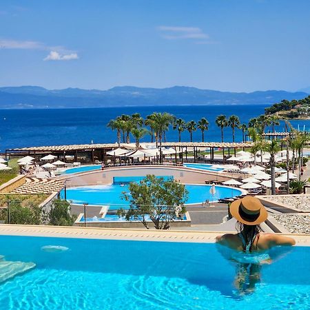 Miraggio Thermal Spa Resort Paliouri Exteriör bild The resort's main pool