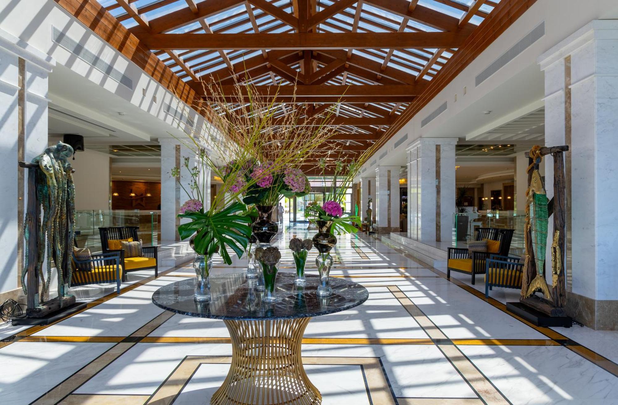 Miraggio Thermal Spa Resort Paliouri Exteriör bild Lobby