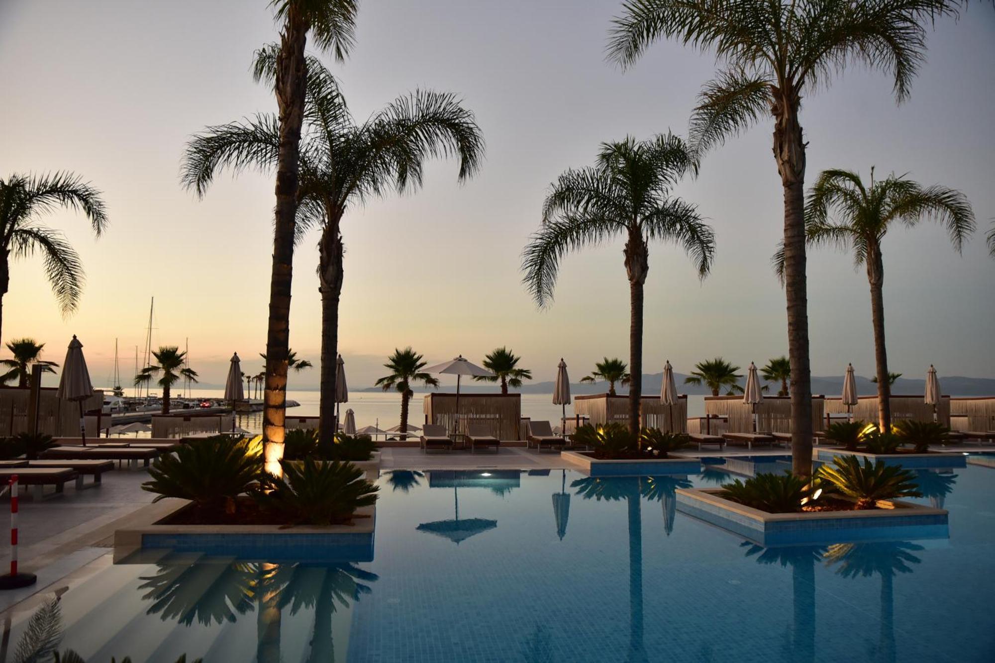 Miraggio Thermal Spa Resort Paliouri Exteriör bild The Westin Resort Marina El Alamein