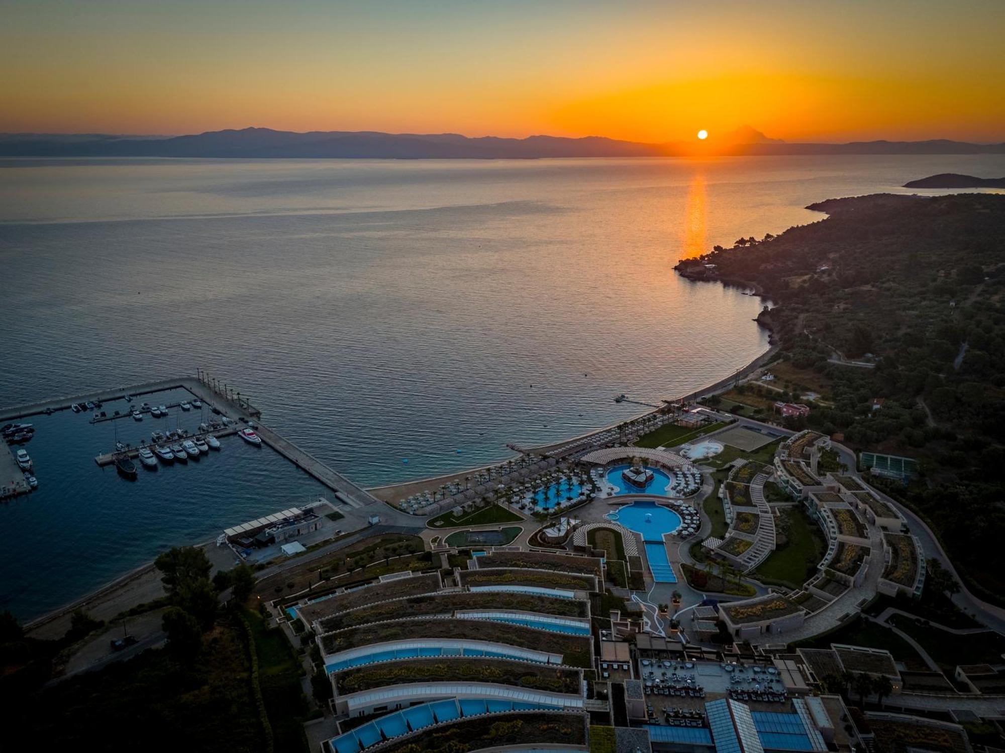 Miraggio Thermal Spa Resort Paliouri Exteriör bild Sunset over the port of Skopelos